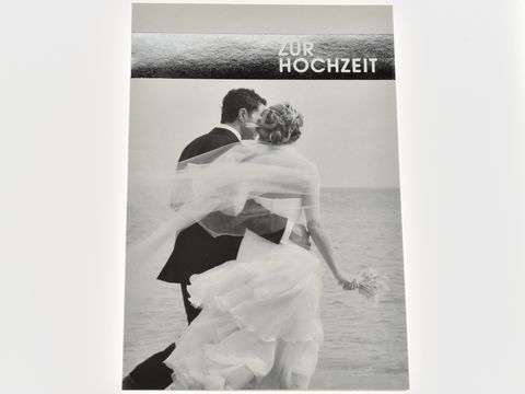 Hochzeitskarte - Brautpaar am  Meer (schwarz/wei)
