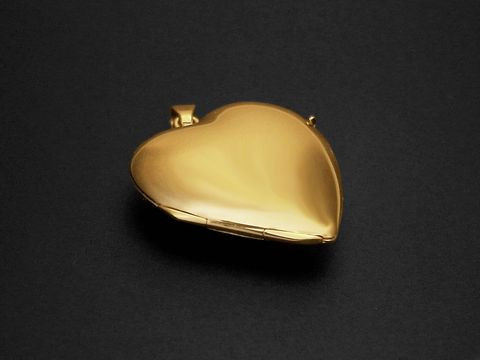 Gold Medaillon - Herz - gewlbt - geeignet fr 2 Fotos - 585 Gold