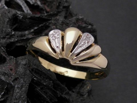 Gold Ring - zauberhaft - Gold 333 bicolor - Diamant - Goldring - Gr. 50