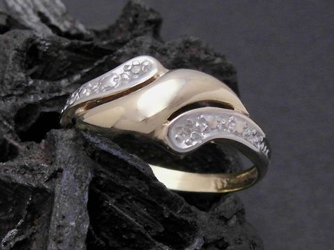 Gold Ring - zeitlos - Gold 333 bicolor - Diamant - Goldring - Gr. 54