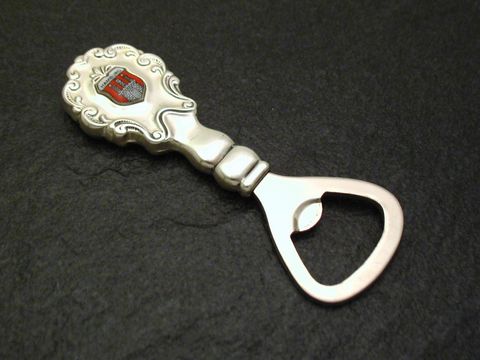 38908-0 Flaschenöffner mit Hamburg Wappen, echt Silber emailliert, hergestellt von Juwelier Harnisch, perfektes Souvenir aus Hamburg, detailreiche Verarbeitung und klassisches Design.