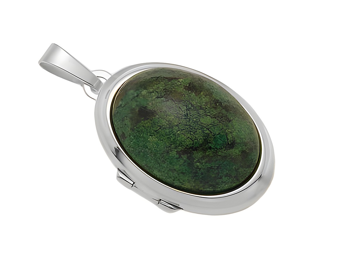 Magnesit Cabochon in ovaler Form, eingefasst in rhodiniertem Sterling Silber Medaillon, Hersteller Juwelier Harnisch, elegant und stilvoll für jeden Anlass.