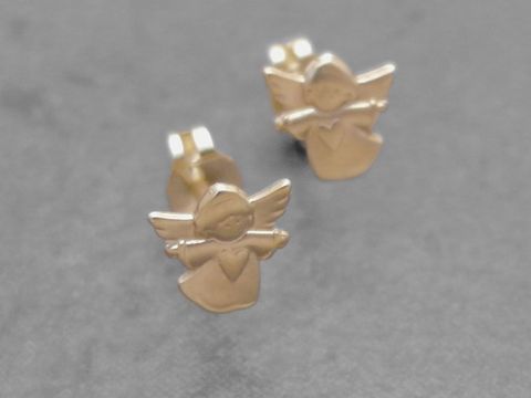 Ohrringe Engel mit Herz aus Gold, schnuckelig gestaltet, Hersteller Juwelier Harnisch, perfekte Ergänzung für jeden Anlass, zarte Engel Ohrringe für einen lieblichen Look.
