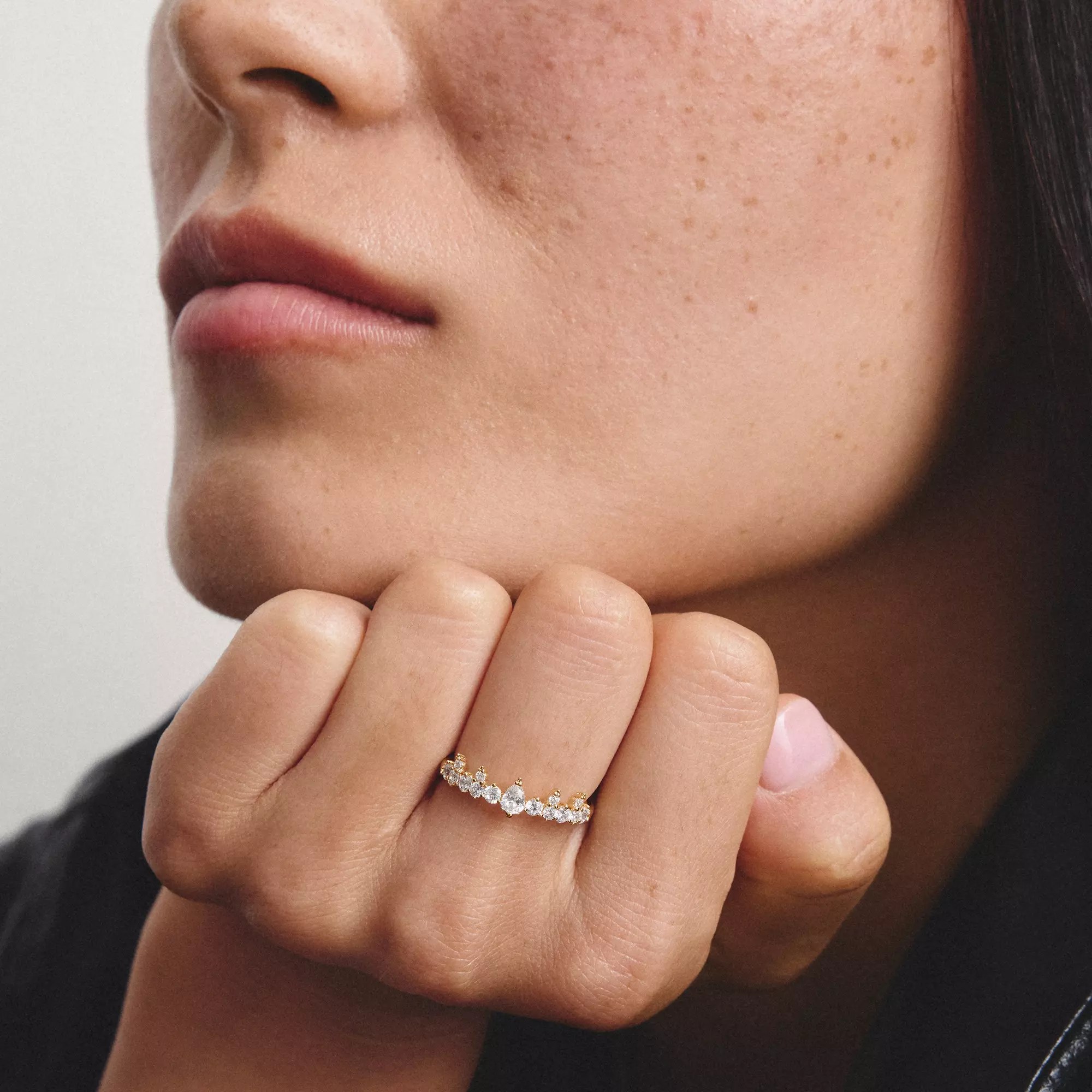 Thomas Sabo Ring mit weißem Zirkonia – vergoldet – 5,6 mm hoch – Ansicht 5
