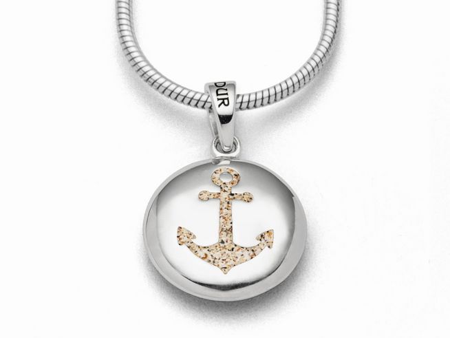 Sterling Silber Anhänger in elliptischer Form mit Anker-Design und Strandsand sowie blauem Steinsand im Inneren, hergestellt von DUR.