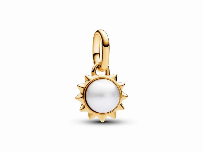 Süßwasser-Zuchtperle in Sonnen-Motiv-Anhänger aus gelbgold vergoldetem Material, ideal für persönliche Schmuckstücke von Pandora ME.