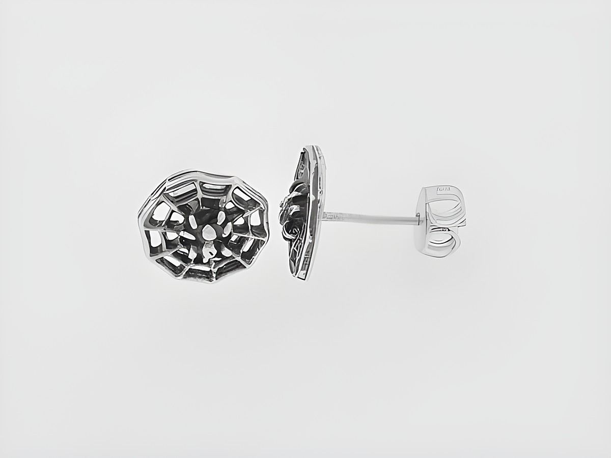 Spinnennetz 925 Sterling Silber Ohrringe tierisch Stecker, hersteller Juwelier Harnisch, Ohrstecker ohne Stein in filigranem Design auf hellem Hintergrund.