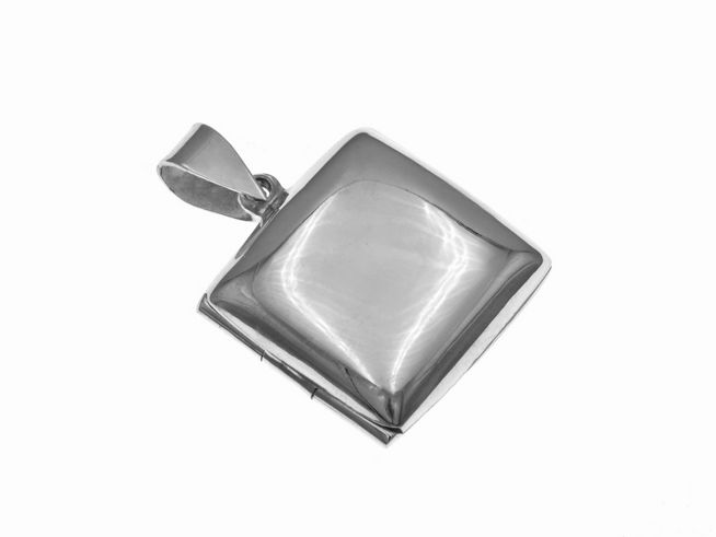 32813-0 Medaillon Quadrat aus Silber, schlicht und elegant, Hersteller Juwelier Harnisch, eckige Form, ideal zum Tragen als persönliches Schmuckstück oder Geschenk.