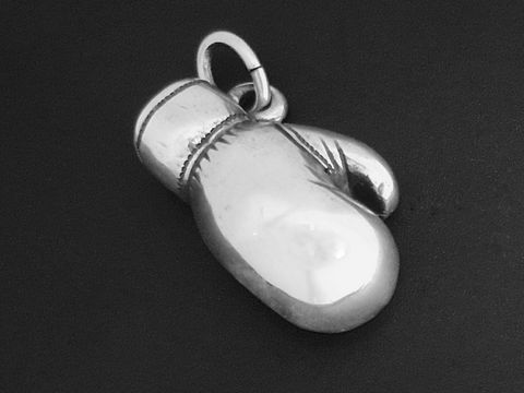 Silber Anhänger in Form eines Boxhandschuhs, sportliches Design mit Brillant, aus 925 Silber, Hersteller Juwelier Harnisch, ideal für Sportfans und Schmuckliebhaber.
