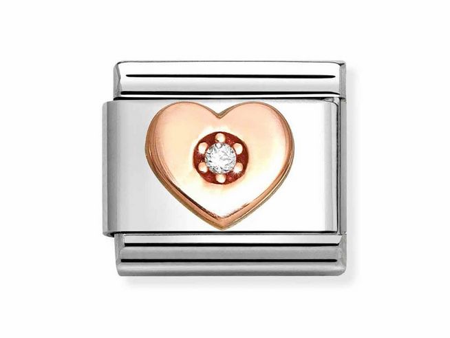 Ein charm von Nomination aus Edelstahl und Roségold mit einem herzförmigen Design, verziert mit weißem Zirkonia in der Mitte, ideal für individuelle Armbänder.