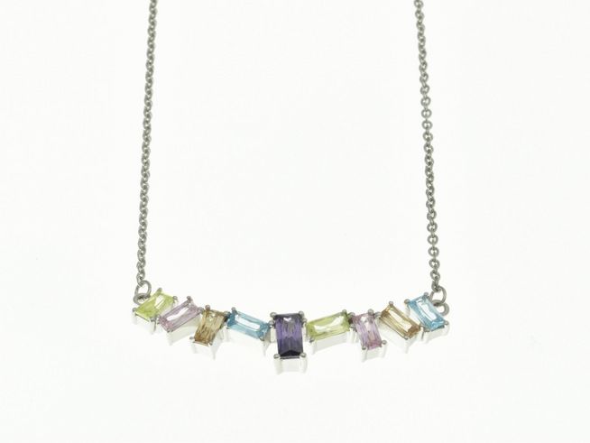 Steinmix Collier Kette 42-45 cm aus rhodiniertem Sterling Silber mit Zirkonia, designed von Juwelier Harnisch, zeigte bunte, rechteckige Steine in einer ansprechenden Anordnung.