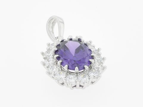 Silber Anhänger oval ausdruckstark mit violettem Zirkonia im Zentrum, umgeben von klaren Zirkonia, Hersteller Juwelier Harnisch.