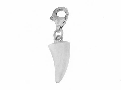 Fangzahn Charm Anhänger aus 925 Sterling Silber, mystisch und ca. 1,5 cm groß, eignet sich perfekt für individuellen Schmuck. Hersteller: Juwelier Harnisch, diverse Motive verfügbar.