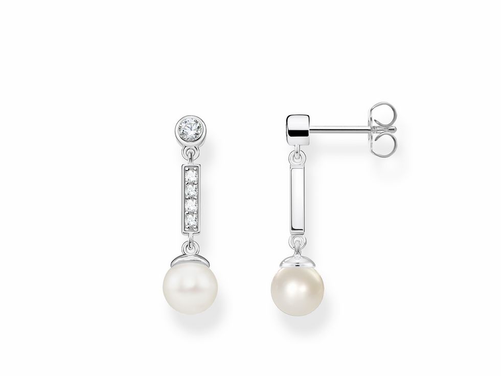 Thomas Sabo Ohrhänger aus Sterlingsilber mit einer Süßwasserzuchtperle und weißen Zirkonia, elegant gestaltet für einen stilvollen Auftritt.
