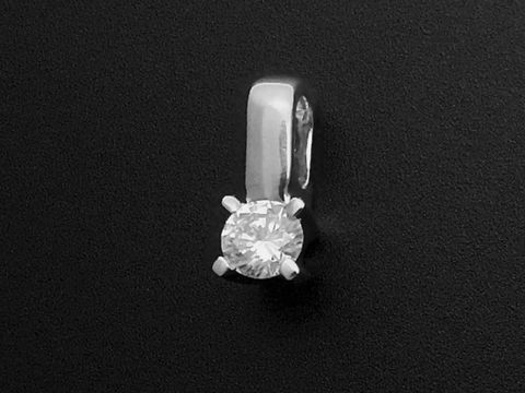 Brillant Anhänger aus 585 Weißgold mit einer Krappenfassung und einem 0,10 ct W/Si Diamanten, zauberhaft gefertigt von Juwelier Harnisch, ideal für stilvolle Anlässe.