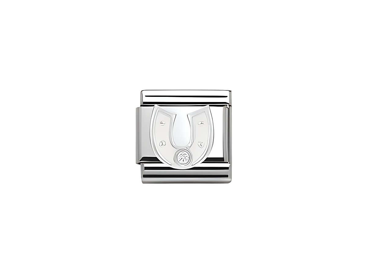 Hufeisen in Weiß mit Zirkonia-Steinen auf einem silberfarbenen Hintergrund von Nomination. Elegantes Design für Schmuckliebhaber. Silvershine-Motiv ideal für individuelle Armbänder.