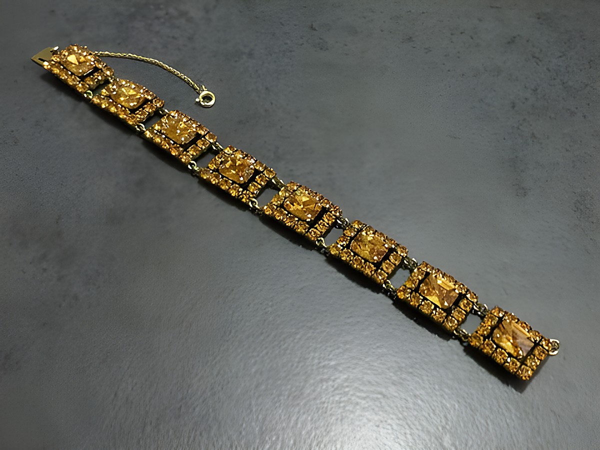 Strass Armband grazil in orange mit goldfarbenen Elementen, 19 cm lang, Hersteller Juwelier Harnisch, ideal für elegante Anlässe. – Ansicht 2