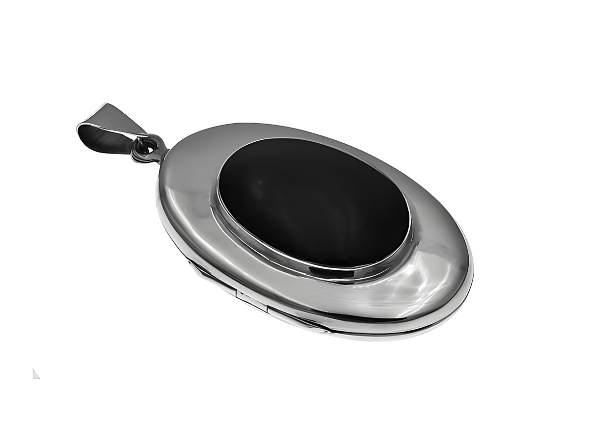 Medaillon Onyx oval poliert aus Sterling Silber, hergestellt von Juwelier Harnisch, elegantes Design mit schwarzem Onyx und glänzender Silberoberfläche. Ideal als Schmuckstück oder Geschenk.