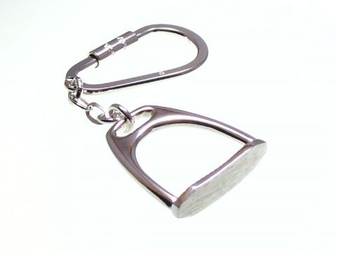 Schlüsselanhänger in Form eines Steigbügels für Pferdefans, gefertigt aus echtem Silber, hergestellt von Juwelier Harnisch, elegantes Design für eine stilvolle Verwendung.