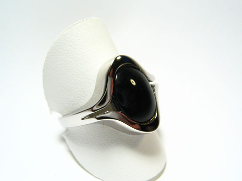 Feiner Designer Silber Ring rhodiniert mit schwarzem Onyx, Hersteller Juwelier Harnisch, verstellbar, elegante Form und glänzende Oberfläche, ideal für stilvolle Akzente.