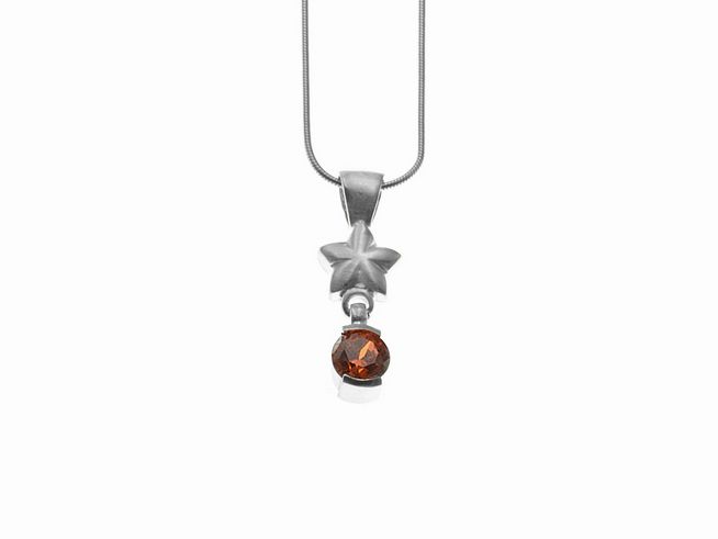 Halskette aus Sterling Silber mit einem Anhänger in Sternform und einem roten Zirkonia, Hersteller Juwelier Harnisch, 42 cm lang, elegantes Design für jedes Outfit.
