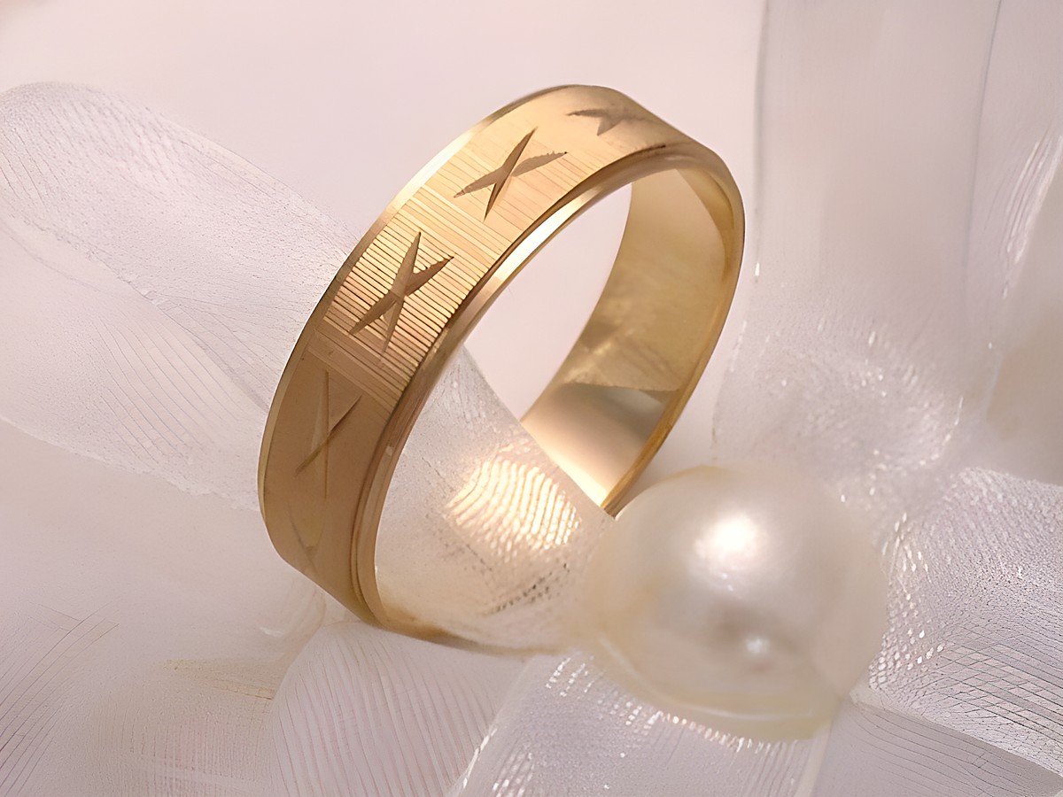 Trauring Ehering CROSS aus Gold 333, Größe 55,5/17,6, Hersteller Juwelier Harnisch, bis Größe 56/17,8, verziert mit einer feinen Gravur und elegantem Design.