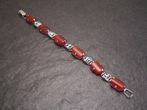 Karneol Armband FILIGRAN rot 19 cm von Juwelier Harnisch mit Edelsteinen in eleganter Anordnung und geschmackvoller Silberfassung, ideal für stilvolle Outfits.