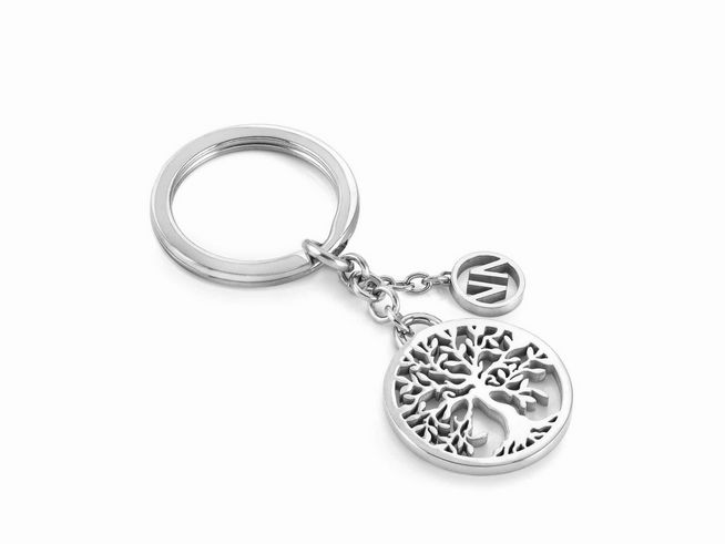 Edelstahl Schlüsselring mit einem Lebensbaum-Anhänger und einem kleinen Markenlogo, elegant und modern gestaltet. Ideal als stilvolles Accessoire oder Geschenk.