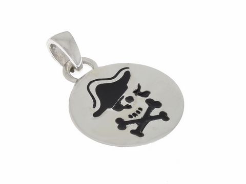 Anhängerpirat in Silber rhodiniert, lackiert, mit einem niedlichen Piratensymbol auf einem runden Anhänger, perfekt für Abenteuerliebhaber, von Juwelier Harnisch.