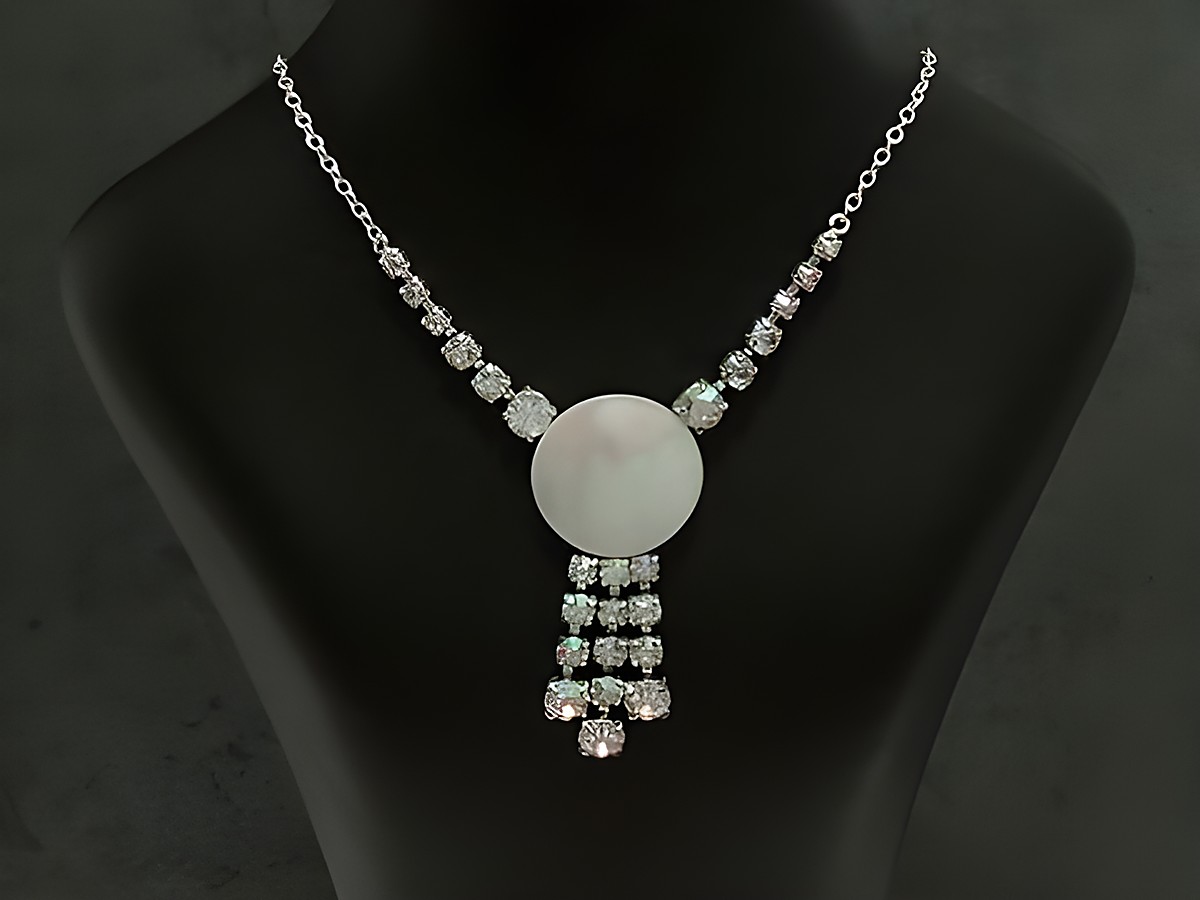 Prunkvolle bunte Strass Collier Kette mit schimmerndem Details und einem großen mittigen Oval, gefertigt aus Sterling Silber, Hersteller Juwelier Harnisch, verstellbar von 38-45cm.