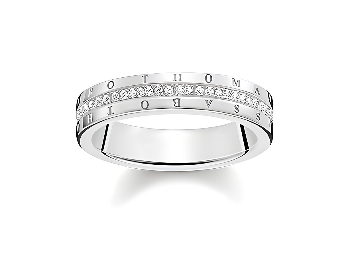Thomas Sabo Ring D_TR0026-725-14-48 in klassischem Weiß, Größe 48, mit funkelnden Zirkonia und eingraviertem Logo, zeitloses Design für jeden Anlass.