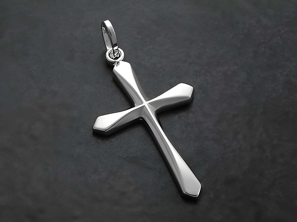 Kreuz Anhänger aus poliertem Sterling Silber, schlichtes und göttliches Design, Hersteller Juwelier Harnisch. Ideal als stilvolles Schmuckstück für verschiedene Anlässe.
