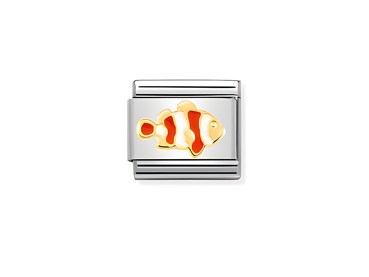 Ein mit goldenen und roten Emaillefarben verziertes Clownfischmotiv auf einem silbernen Armbandreduzierer von Nomination Classic Gold 030272 40. Ideal für stilvolle Schmuckliebhaber.