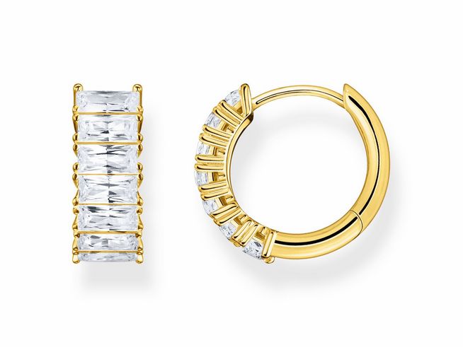 Thomas Sabo Creolen CR667-414-14 aus vergoldetem Sterling Silber, verziert mit weißen Zirkonia, in elegantem Design präsentiert die Ohrschmuckstücke sowohl seitlich als auch frontal.