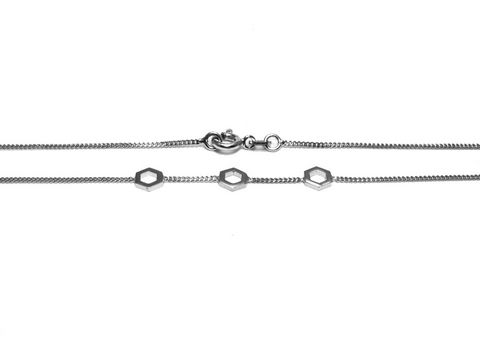 Silberkette 6-Eckig 925 Sterling Silber von Juwelier Harnisch mit mehreren hexagonalen Elementen im Mittelteil, elegant und modern gestaltet für stilvolle Akzente.