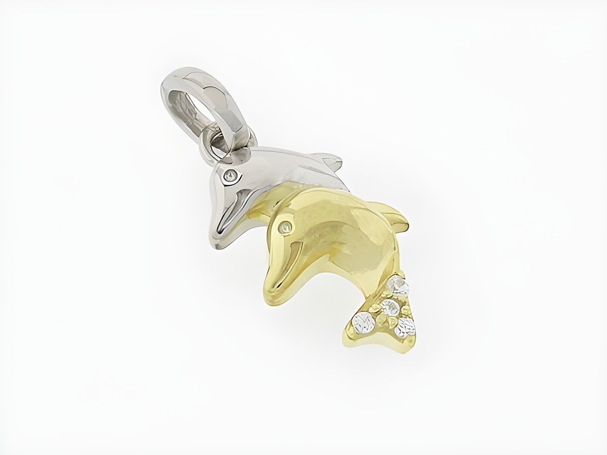 Verspielter delfin silber anhänger aus rhodiniertem metall mit goldener akzentuierung und funkelnden zirkonia steinen, hergestellt von juwelier harnisch, ideal für tierliebhaber.