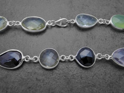 Multisteine Silber Kette zeitlos mit buntem Achat und Karabiner, 100 cm lang, Hersteller Juwelier Harnisch, elegantes Mittelteil des Colliers.