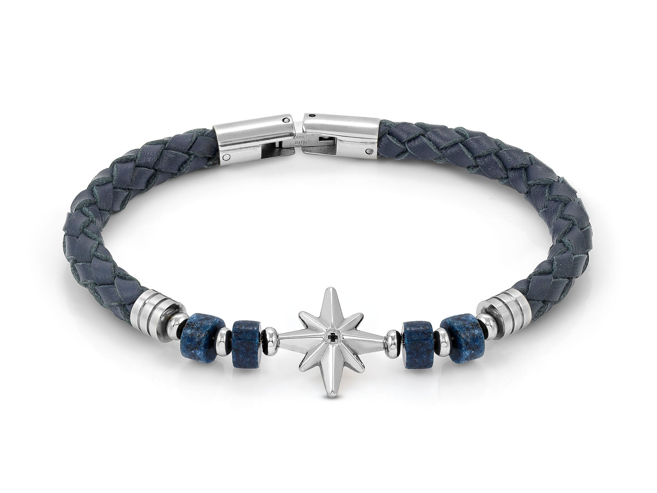 Lederarmband in grauer Flechtoptik mit Windrose und Sodalith-Elementen, verziert mit silbernen Details, passend für Handgelenke von 19,5 bis 23 cm, hergestellt von Nomination.