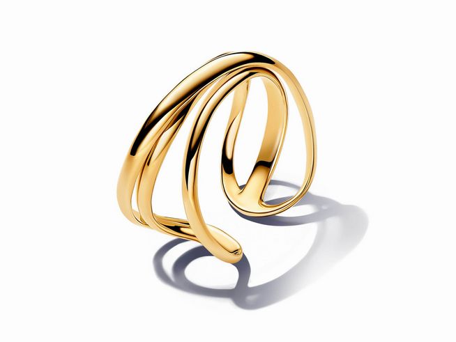 Organisch geformter offener Dreifachband-Ring aus vergoldetem Silber von Pandora in Größe 48, elegant geschwungene Linien und polierte Oberfläche, ideal für stilvolle Akzente.