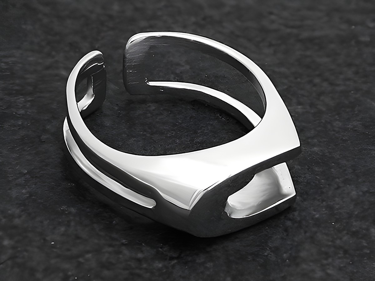 Silberring rho extravagant Größe wenig verstellbar, Hersteller Juwelier Harnisch, ohne Stein, rhodiniert, elegantes und modernes Design, ideal für besondere Anlässe.