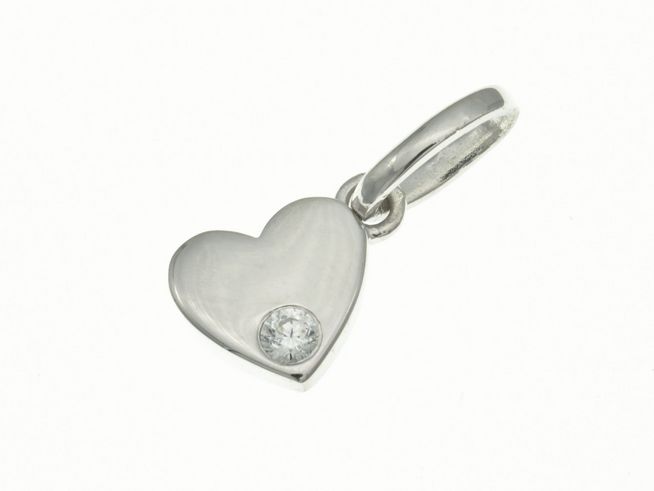 Herz Anhänger aus rhodiniertem Sterling Silber mit Zirkonia, elegant und zeitlos von Juwelier Harnisch, ideal für jeden Anlass. Perlen & Steine.