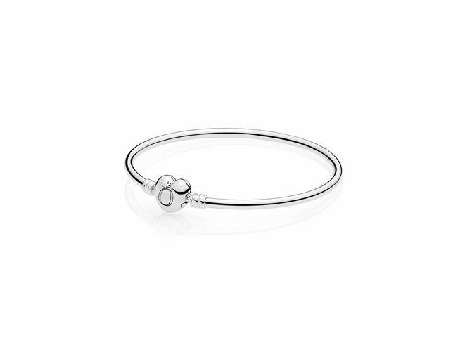 Pandora 596268-15 Pandora Herzverschluss Armreif aus Sterling Silber mit einem eleganten Design und einer geschlossenen Form, ideal für persönliche Charm-Kreationen und stilvollen Schmuck.
