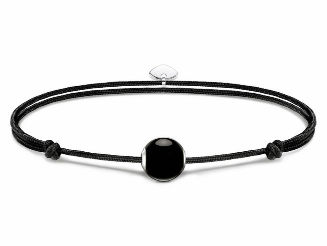 Schwarzes Textilarmband mit einem runden obsidianen Karma Bead aus Silber, verstellbar bis 22 cm, schickes und modernes Design von Thomas Sabo aus Nylon und Obsidian.
