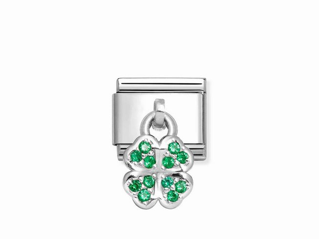 Charm von Nomination, 30 Classic, aus Sterling Silber und Edelstahl, mit grünem Zirkonia, gestaltet als Glücksklee. Ein hochwertiges Schmuckstück für positive Energie.
