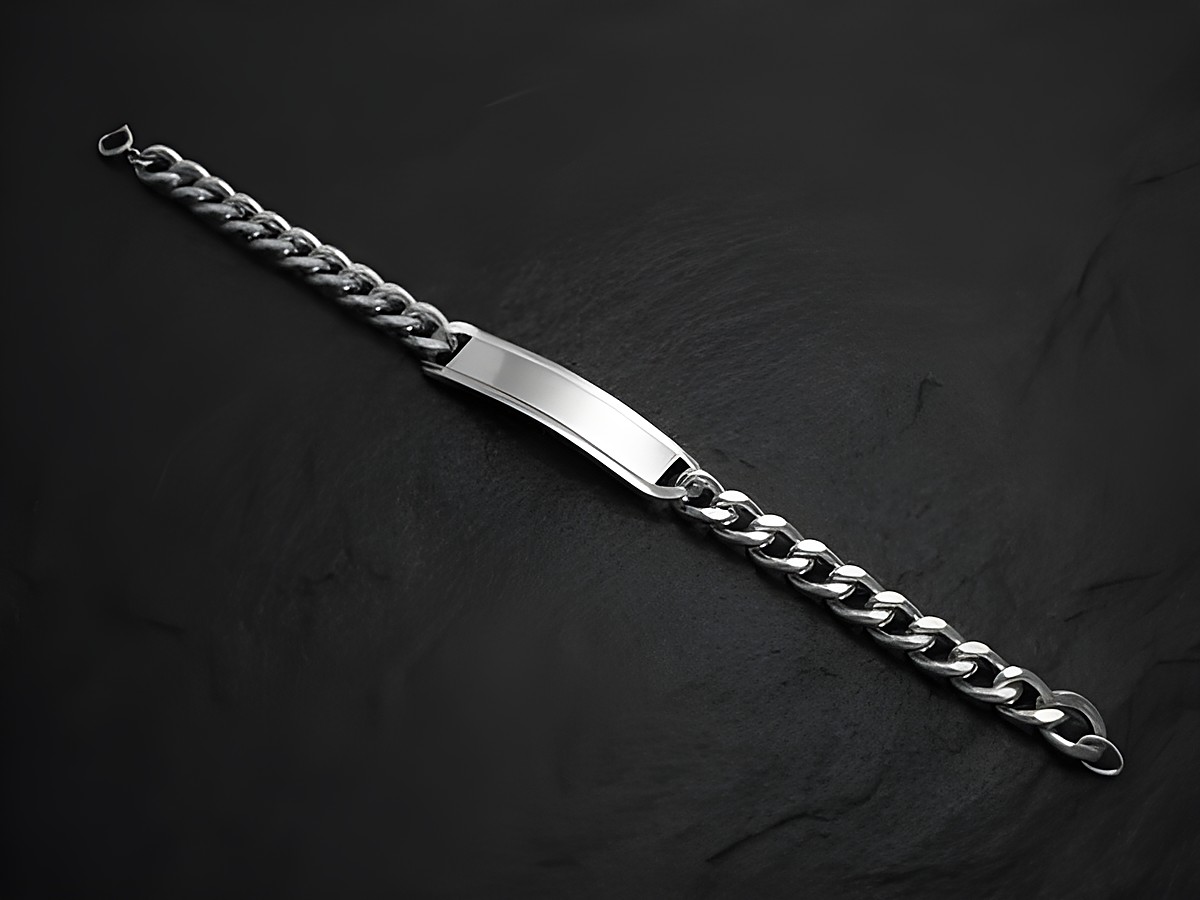 Armband mit Gravurplatte aus Silberauflage, 19 cm lang, Hersteller Juwelier Harnisch, ideal für persönliche Gravuren und edlen Schmuckstil.