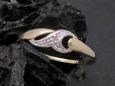 Gold Ring entzückend Gold 333 bicolor mit Diamant im Design eines Goldrings in der Größe 55,5 Hersteller Juwelier Harnisch bis Größe 56/18.