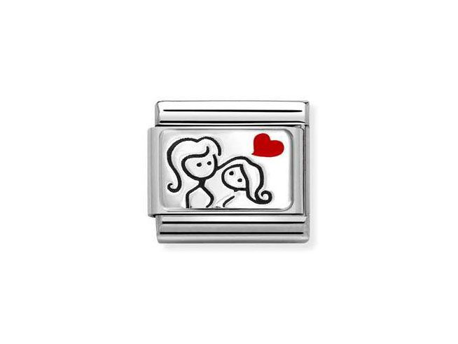 Motiv mit zwei stilisierten Frauen in einer herzlichen Umarmung, umgeben von einem roten Herz, gefertigt aus Sterling Silber und Edelstahl von Nomination, Modell 330208 56 Classic.