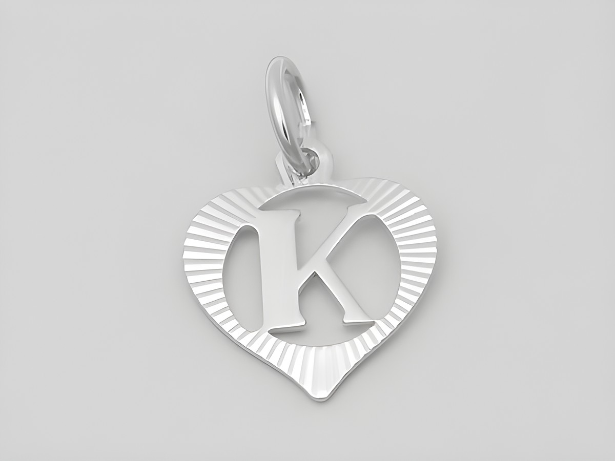 Silber Anhänger in Herzform mit dem Buchstaben K, diamantiert, aus 925 Silber, Hersteller Juwelier Harnisch.