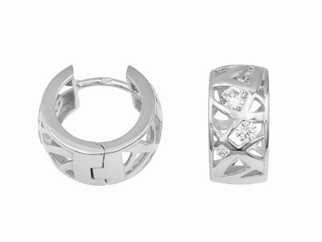 Glitzernde Creolen aus rhodiniertem Sterling Silber mit einem modernen Netzdesign und klaren Zirkonia, Durchmesser 1,3 cm, von Juwelier Harnisch, stilvoll und elegant, ideal für jeden Anlass.