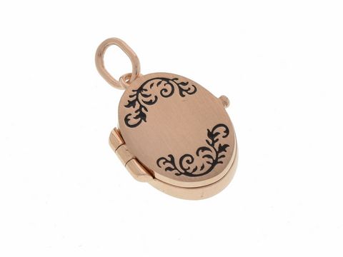 Silber Medaillon oval mit filigraner Ranke in rosé vergoldet und mattiert, Hersteller Juwelier Harnisch, elegante Gestaltung ideal für persönliche Erinnerungen.